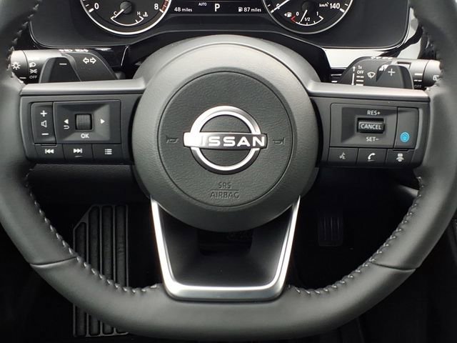 Used 2025 Nissan Pathfinder SV w/ Black Appearance Package image 16