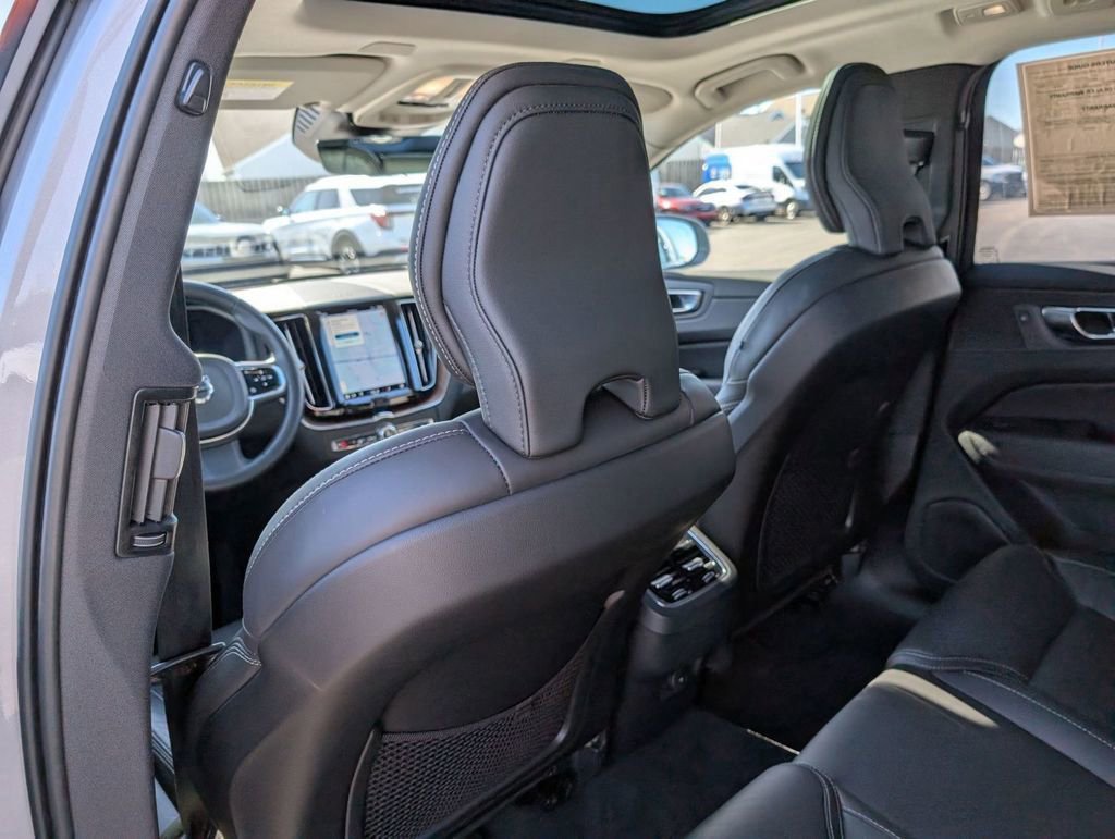 Used 2023 Volvo XC60 B6 Ultimate w/ Climate Package image 44