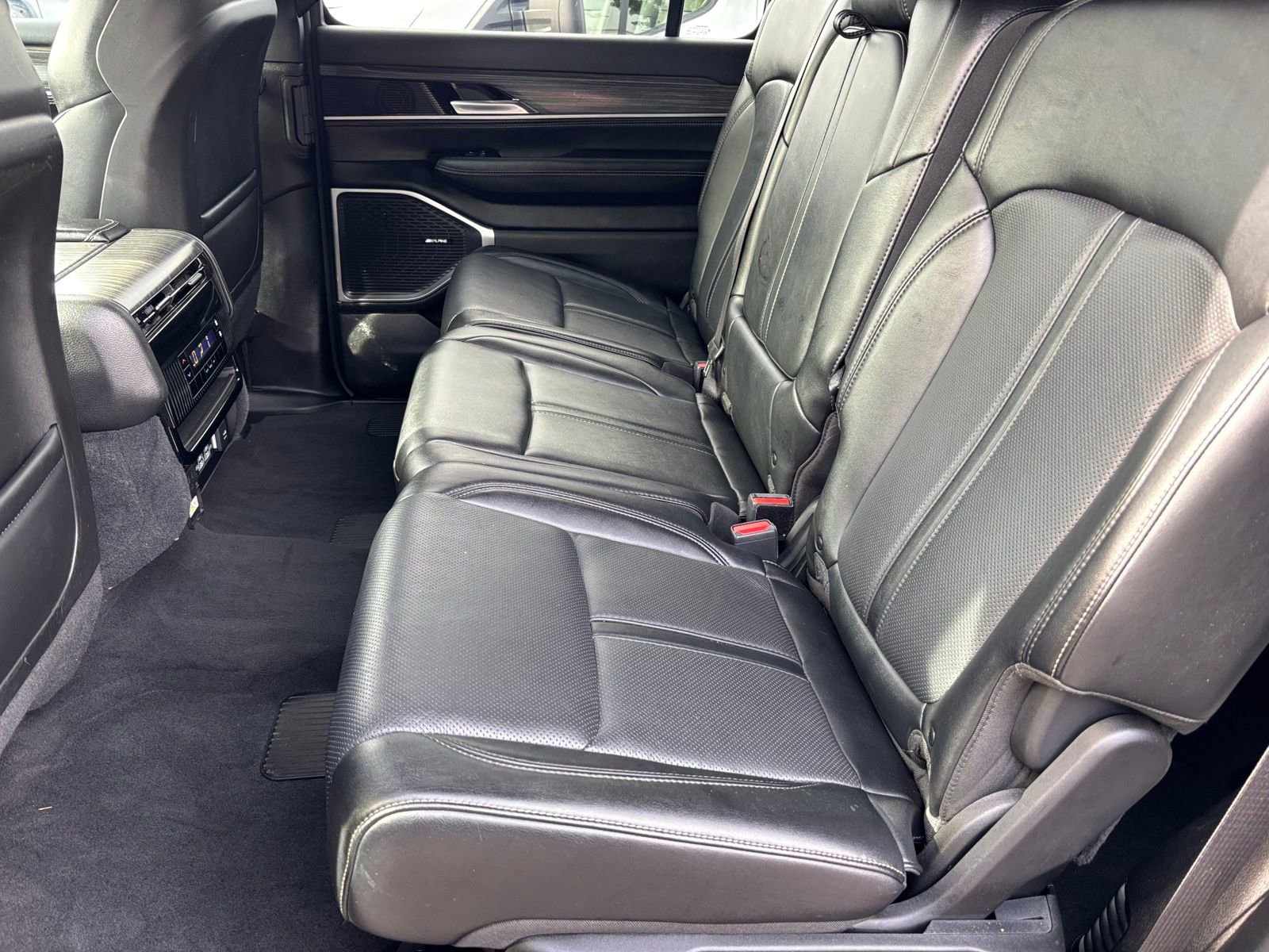 Used 2024 Jeep Wagoneer Series II w/ Flexible Seating Group RWD image 21
