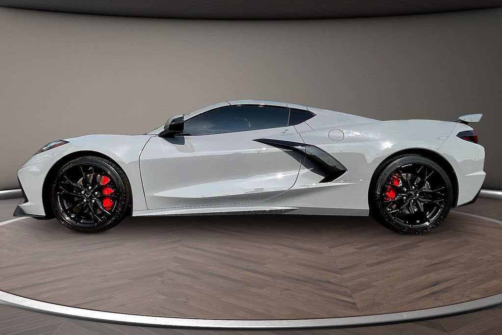 Used 2025 Chevrolet Corvette Stingray Preferred Cpe w/ Z51 Performance Package RWD image 8