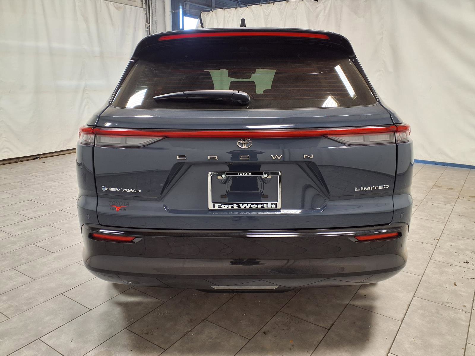 Used 2025 Toyota Crown Signia w/ Advanced Technology Package image 8