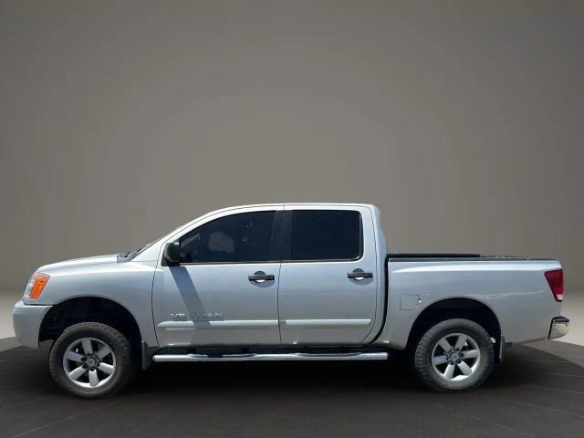 Used 2011 Nissan Titan SV w/ Tow Pkg AWD/4WD image 2