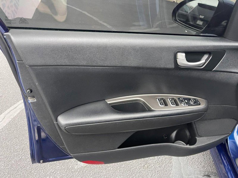 Used 2020 Kia Optima LX image 18