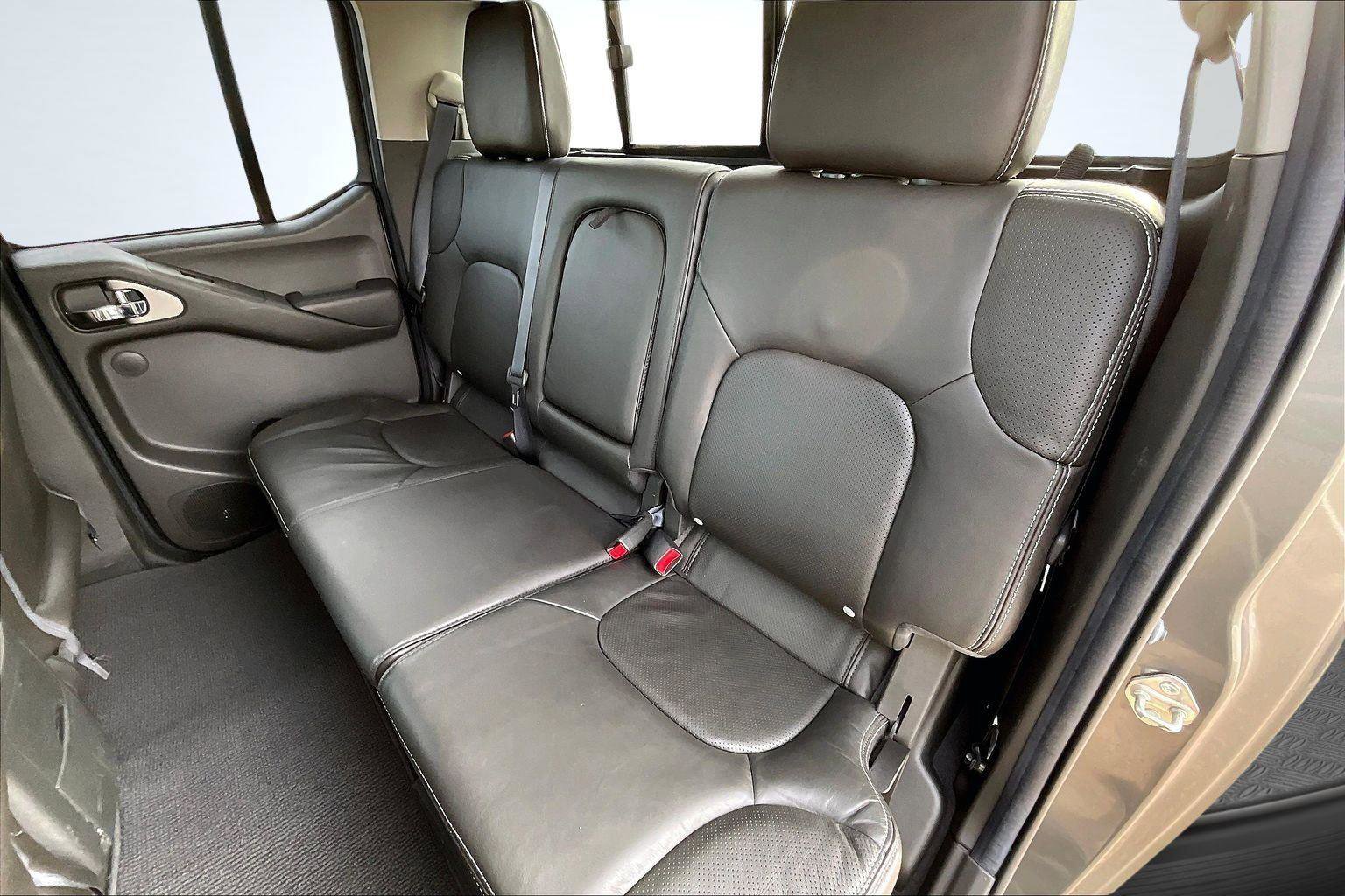 Used 2019 Nissan Frontier PRO-4X image 27