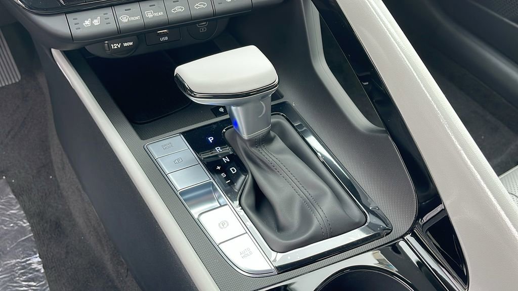New 2025 Hyundai Elantra Limited image 23