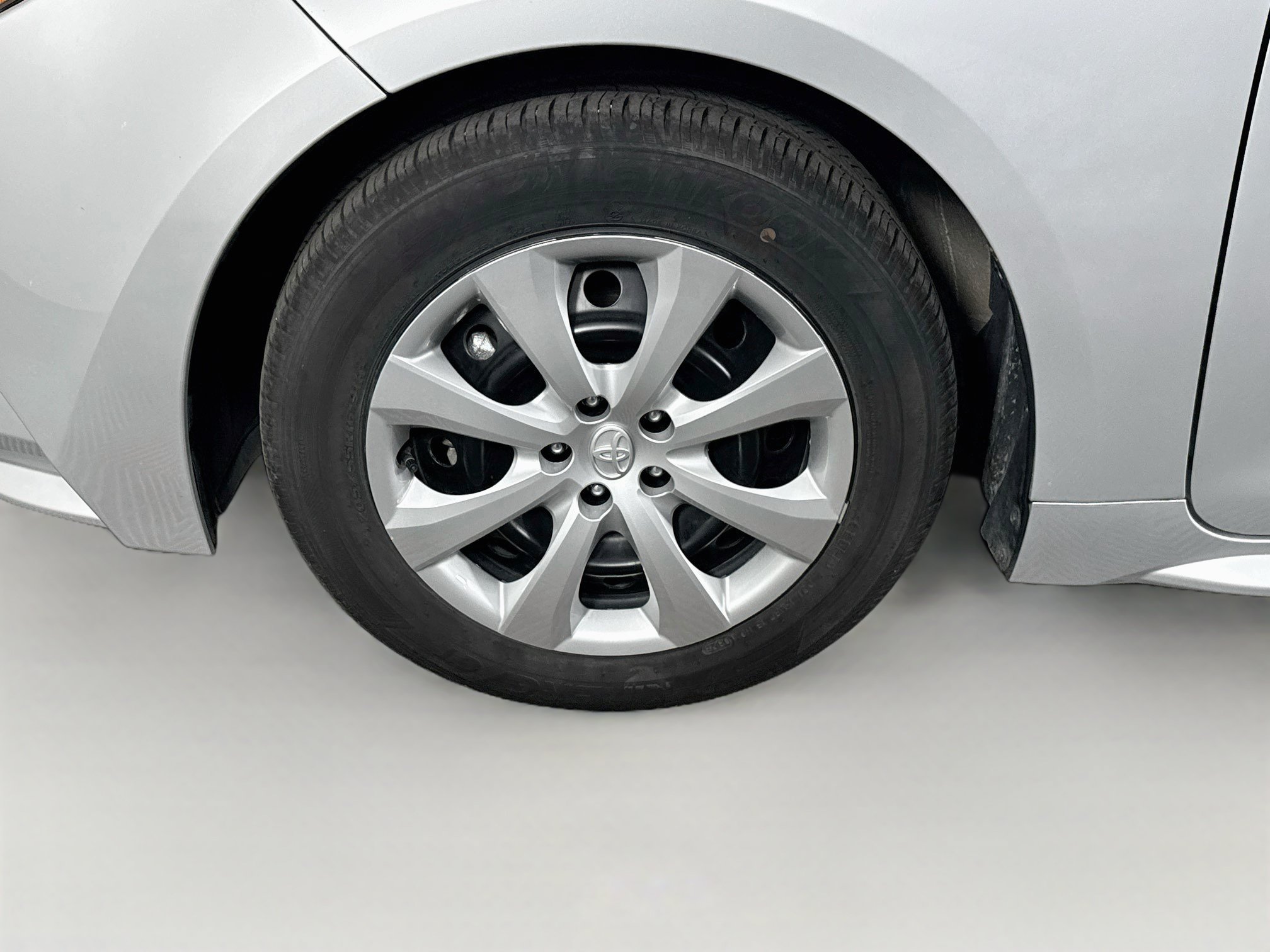 Certified 2025 Toyota Corolla LE FWD image 9