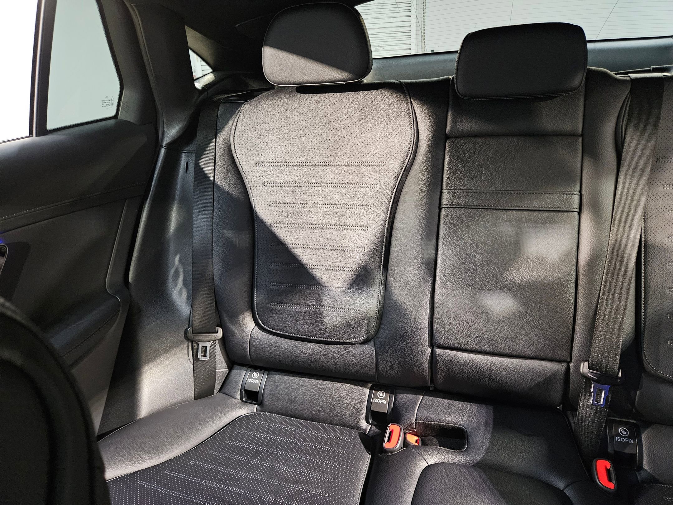 Used 2025 Mercedes-Benz GLC 300 4MATIC image 12