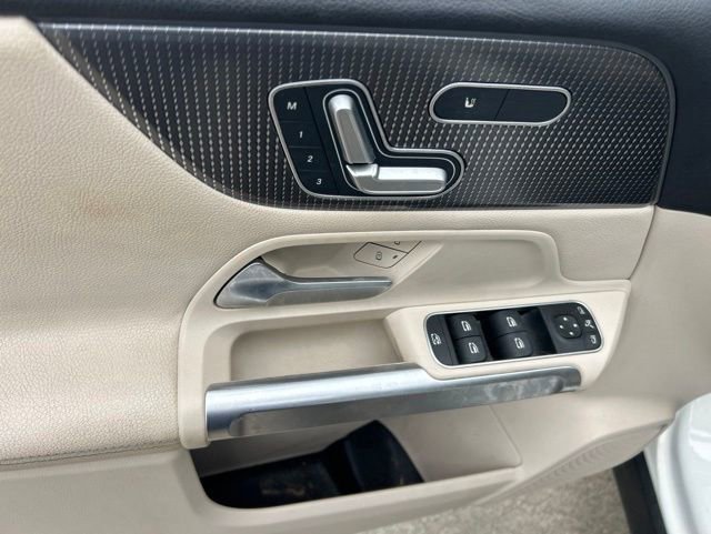 Used 2021 Mercedes-Benz GLB 250 image 27