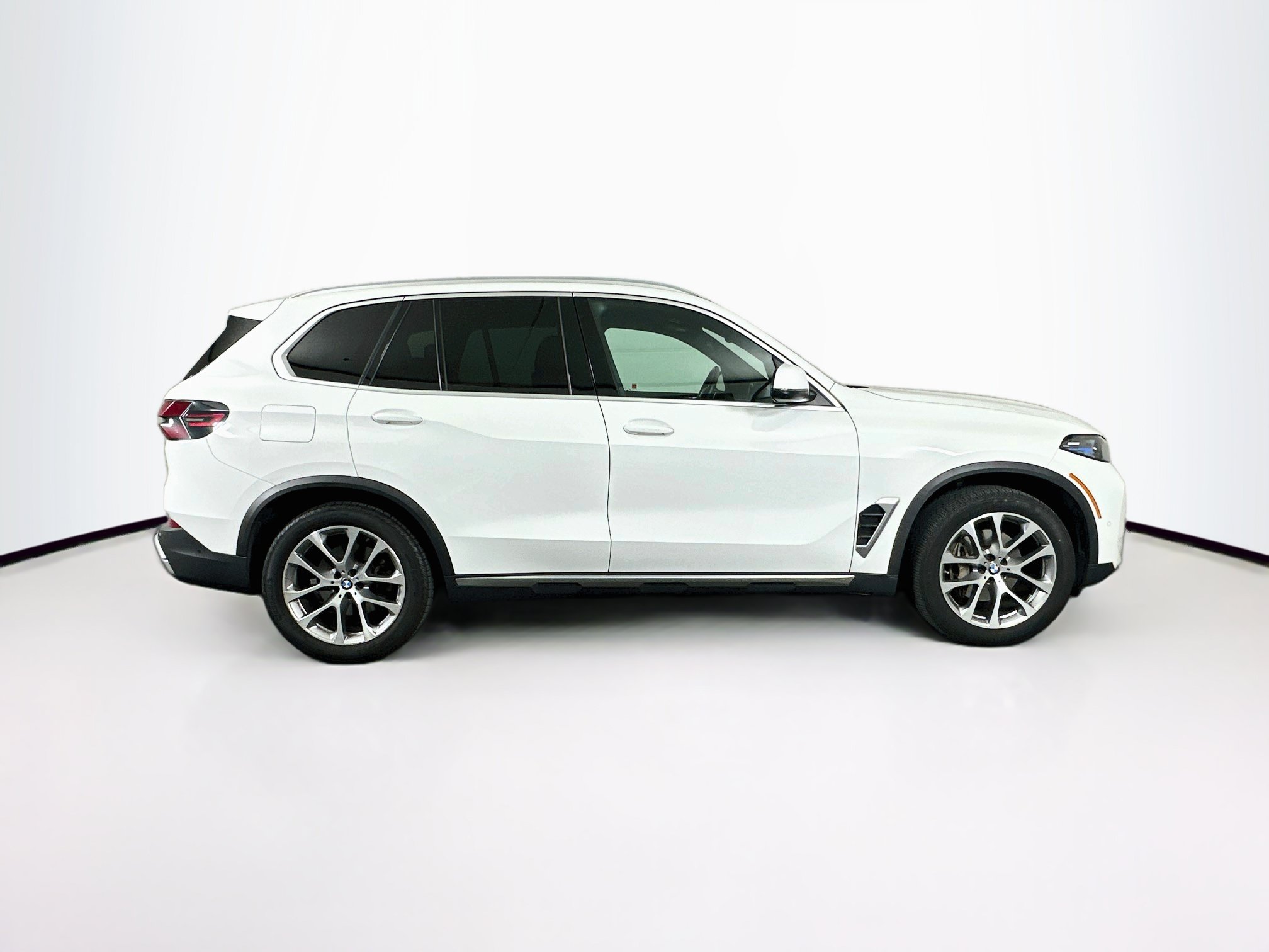 Used 2025 BMW X5 sDrive40i w/ Parking Assistance Package RWD image 10