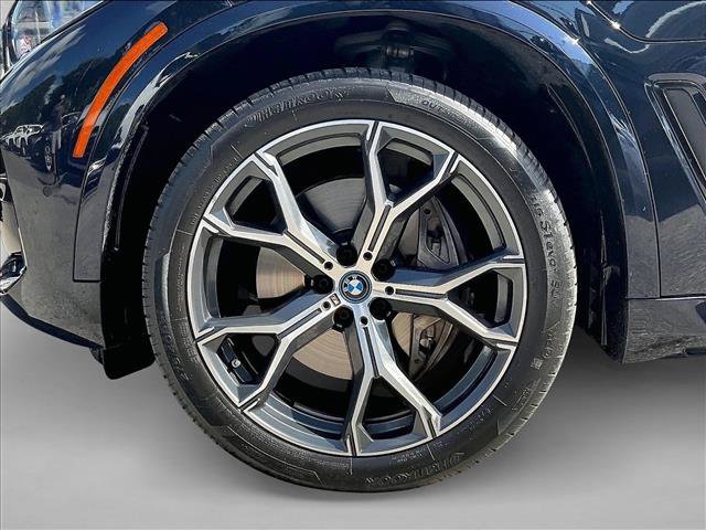 Used 2022 BMW X5 xDrive45e w/ M Sport Package AWD/4WD image 10