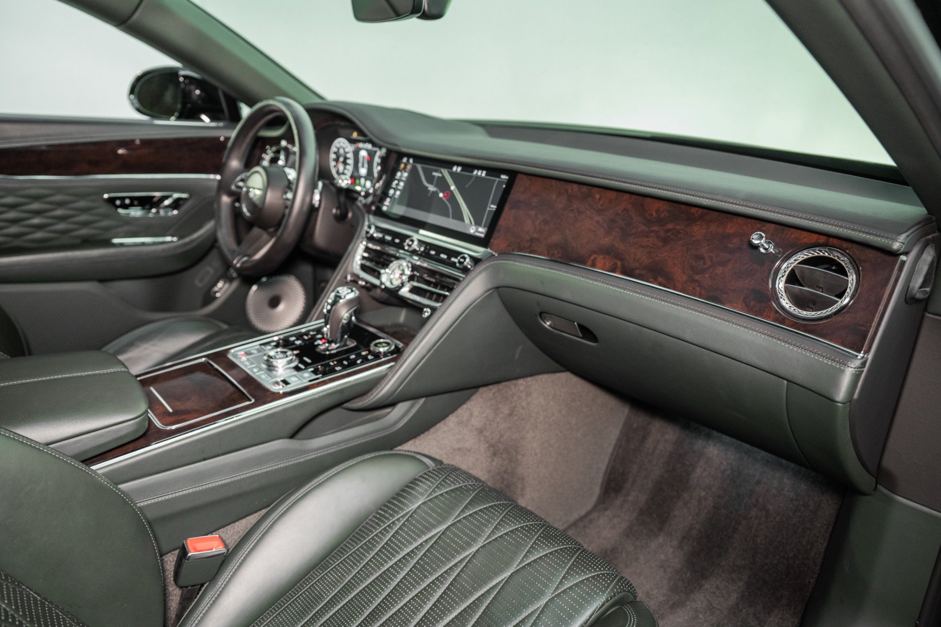Certified 2022 Bentley Flying Spur V8 AWD/4WD image 4