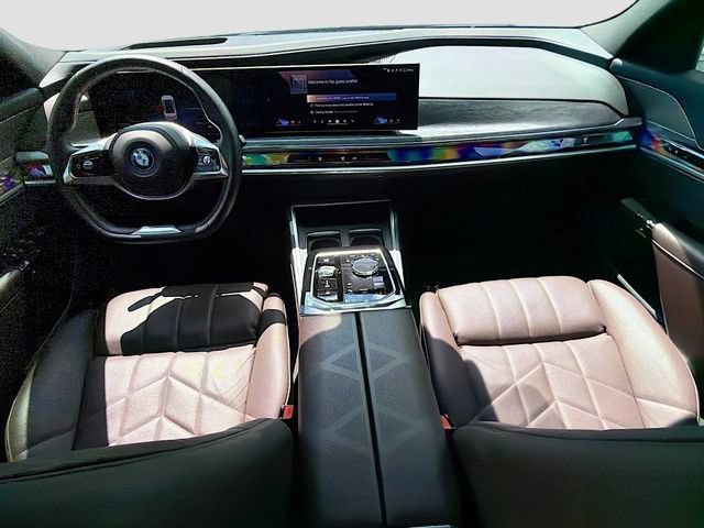 Used 2025 BMW i7 eDrive50 w/ Premium Package RWD image 15