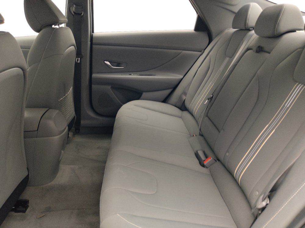 Used 2025 Hyundai Elantra SEL FWD image 18