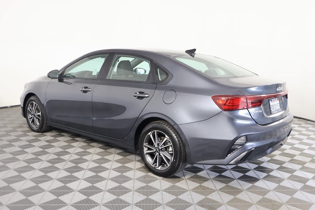 Used 2022 Kia Forte LXS FWD image 4