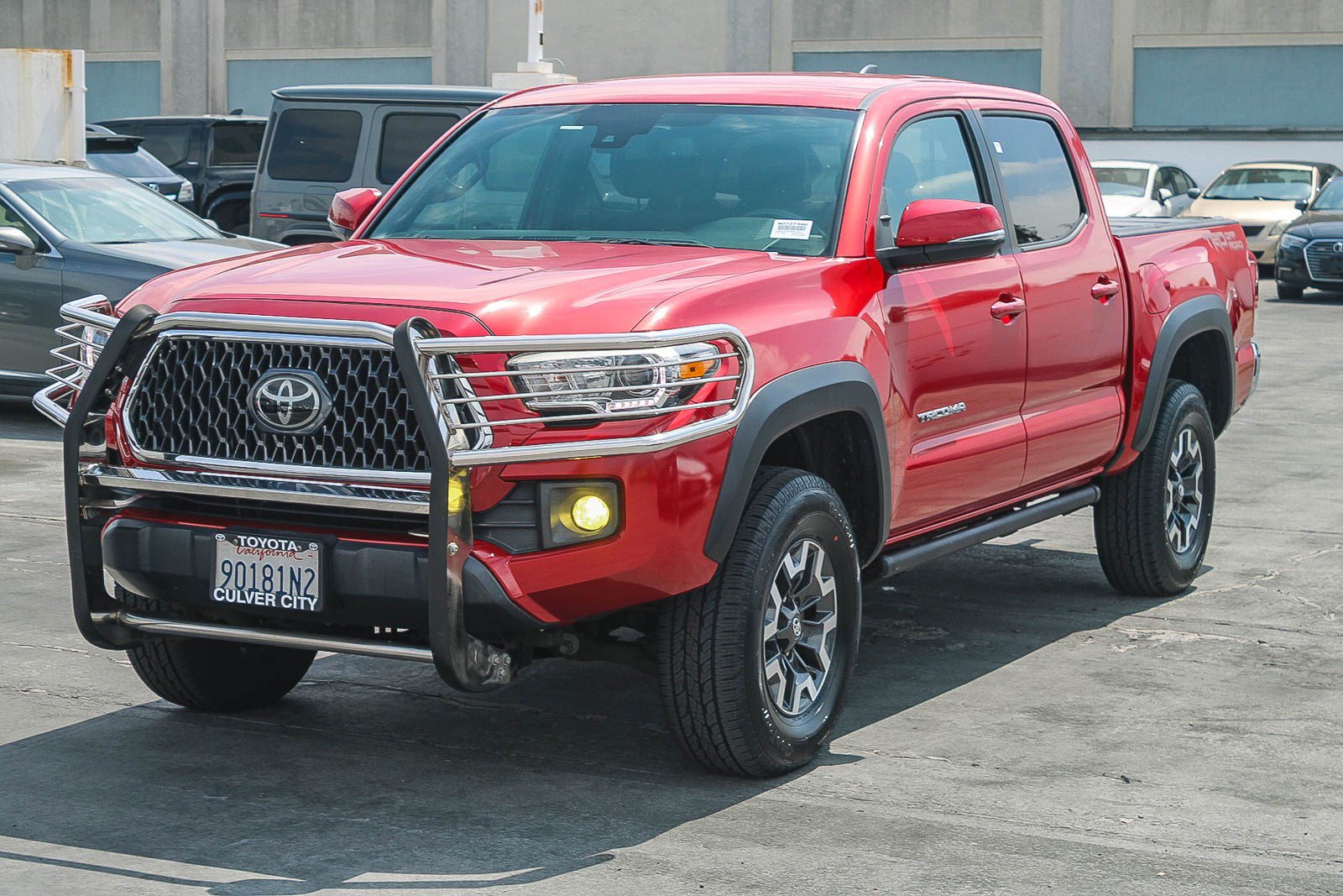 Used 2018 Toyota Tacoma TRD Off-Road RWD image 3