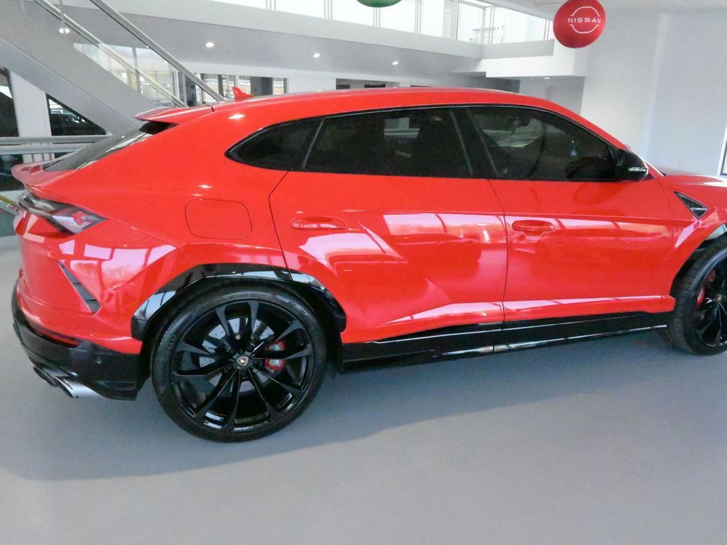 Used 2020 Lamborghini Urus AWD/4WD image 39