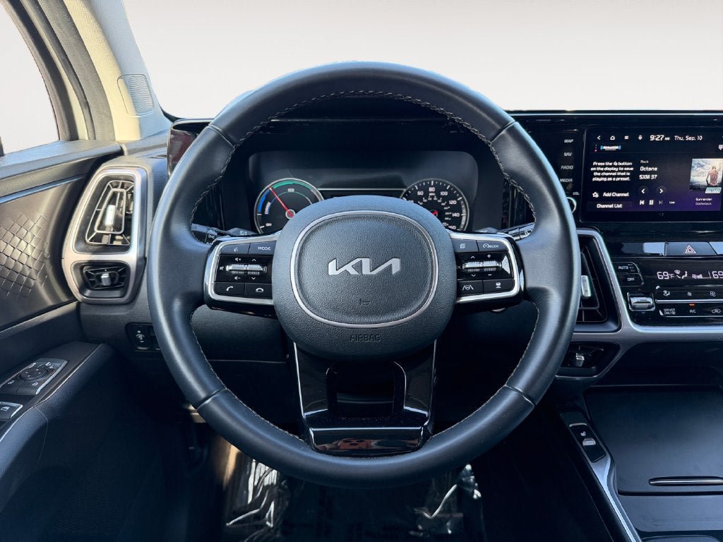 Used 2023 Kia Sorento EX AWD/4WD image 14