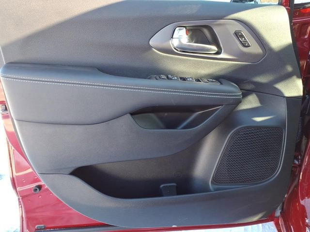 New 2026 Chrysler Pacifica Select image 10