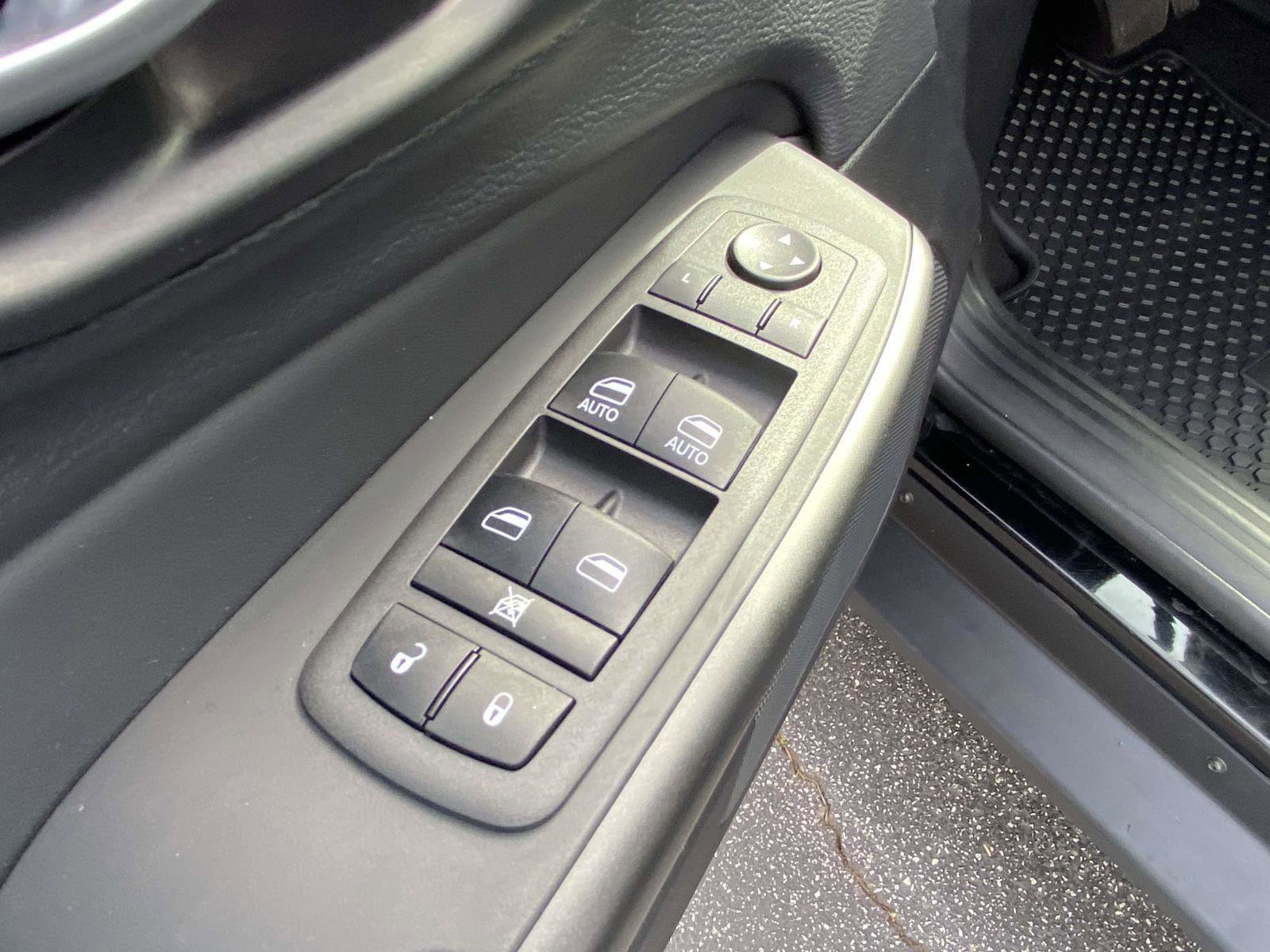 Certified 2022 Jeep Cherokee Trailhawk w/ Trailer Tow Group image 23