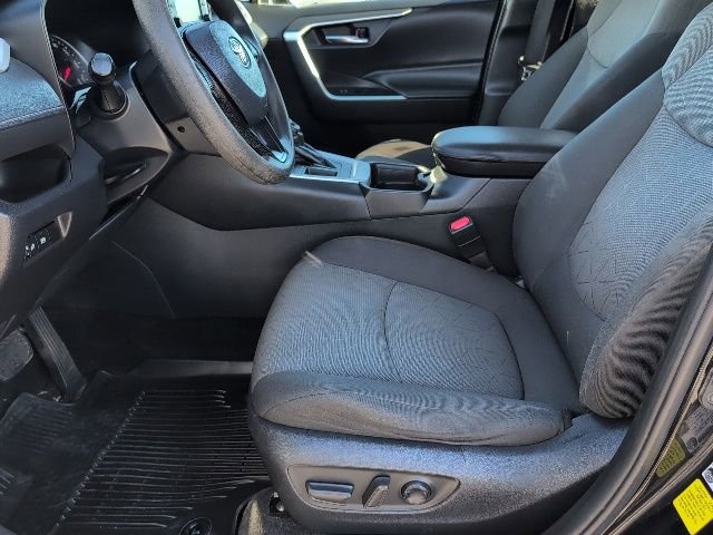 Used 2021 Toyota RAV4 XLE image 11