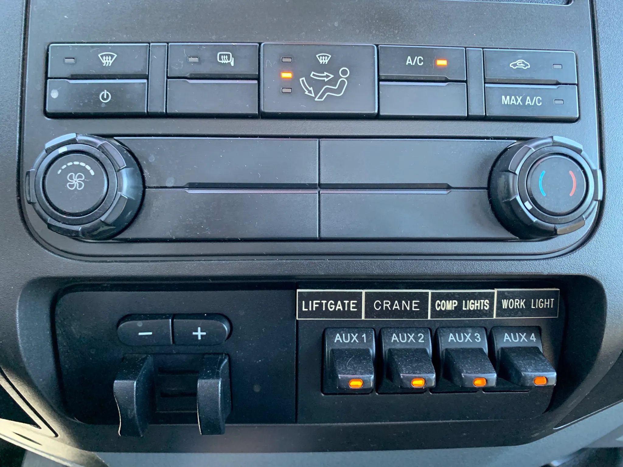 Used 2015 Ford F550 4x4 Regular Cab Super Duty image 16