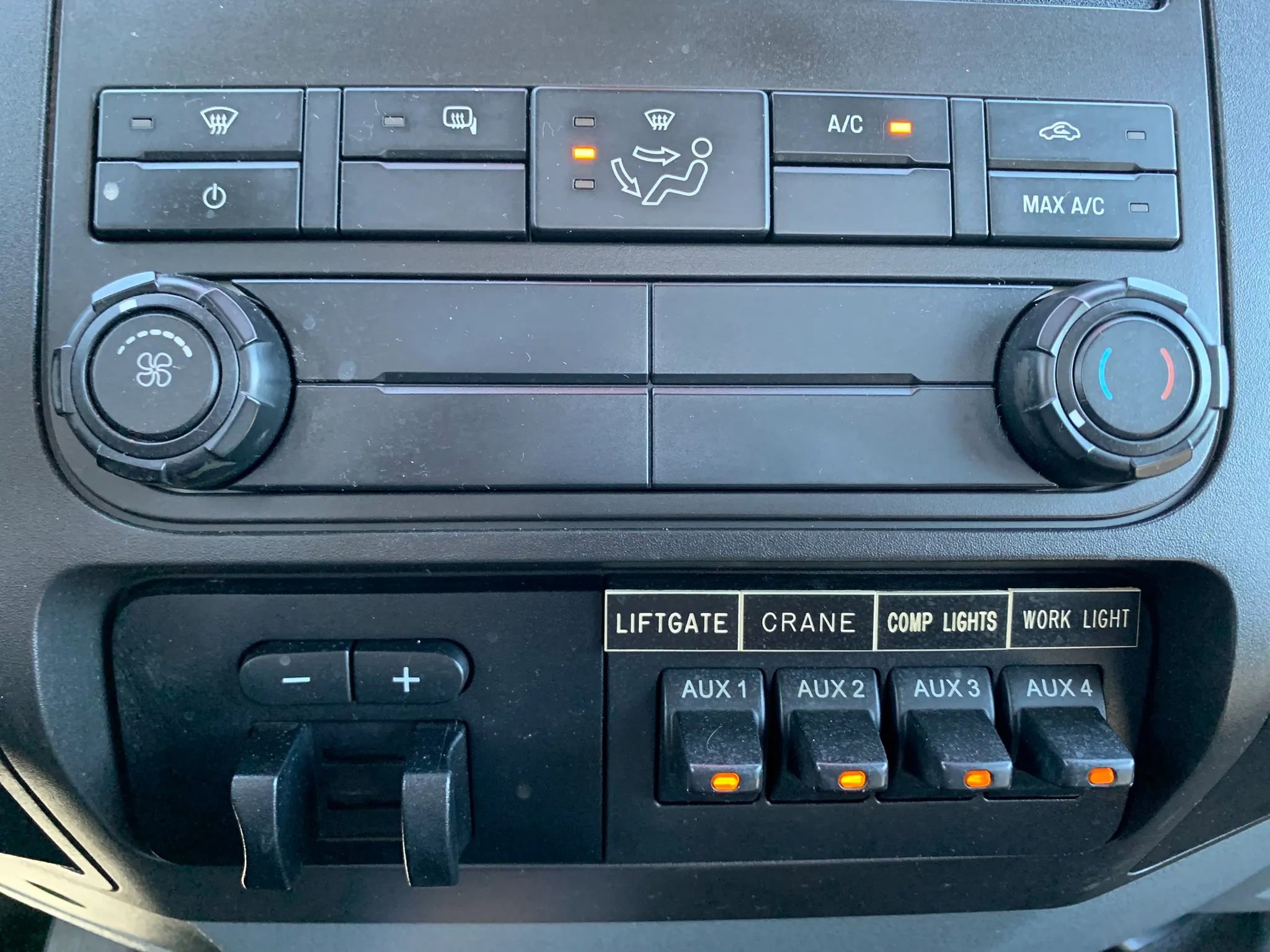 Used 2015 Ford F550 4x4 Regular Cab Super Duty image 16