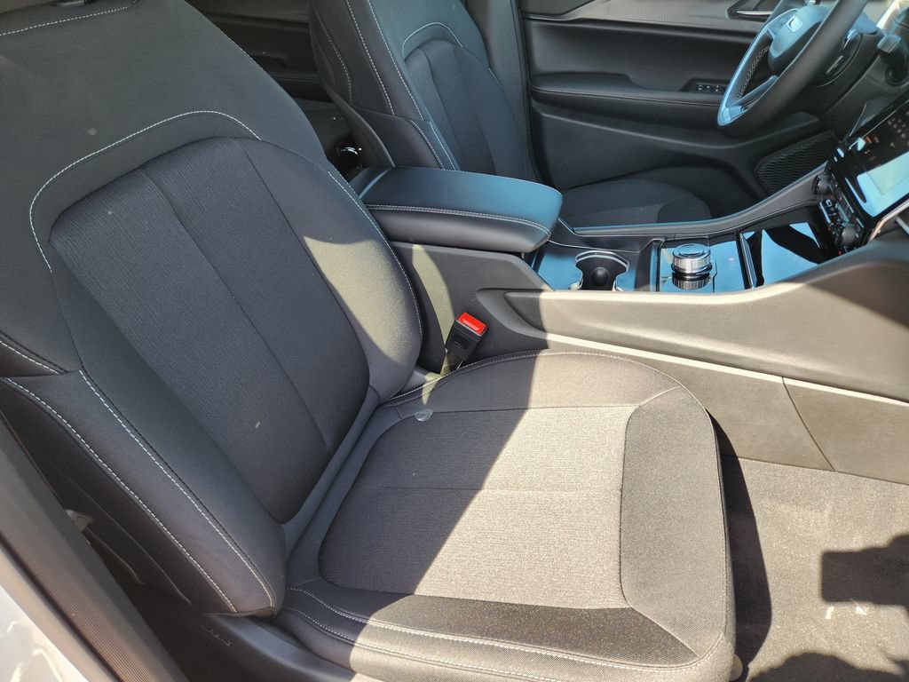 New 2026 Jeep Grand Cherokee L 4WD image 10