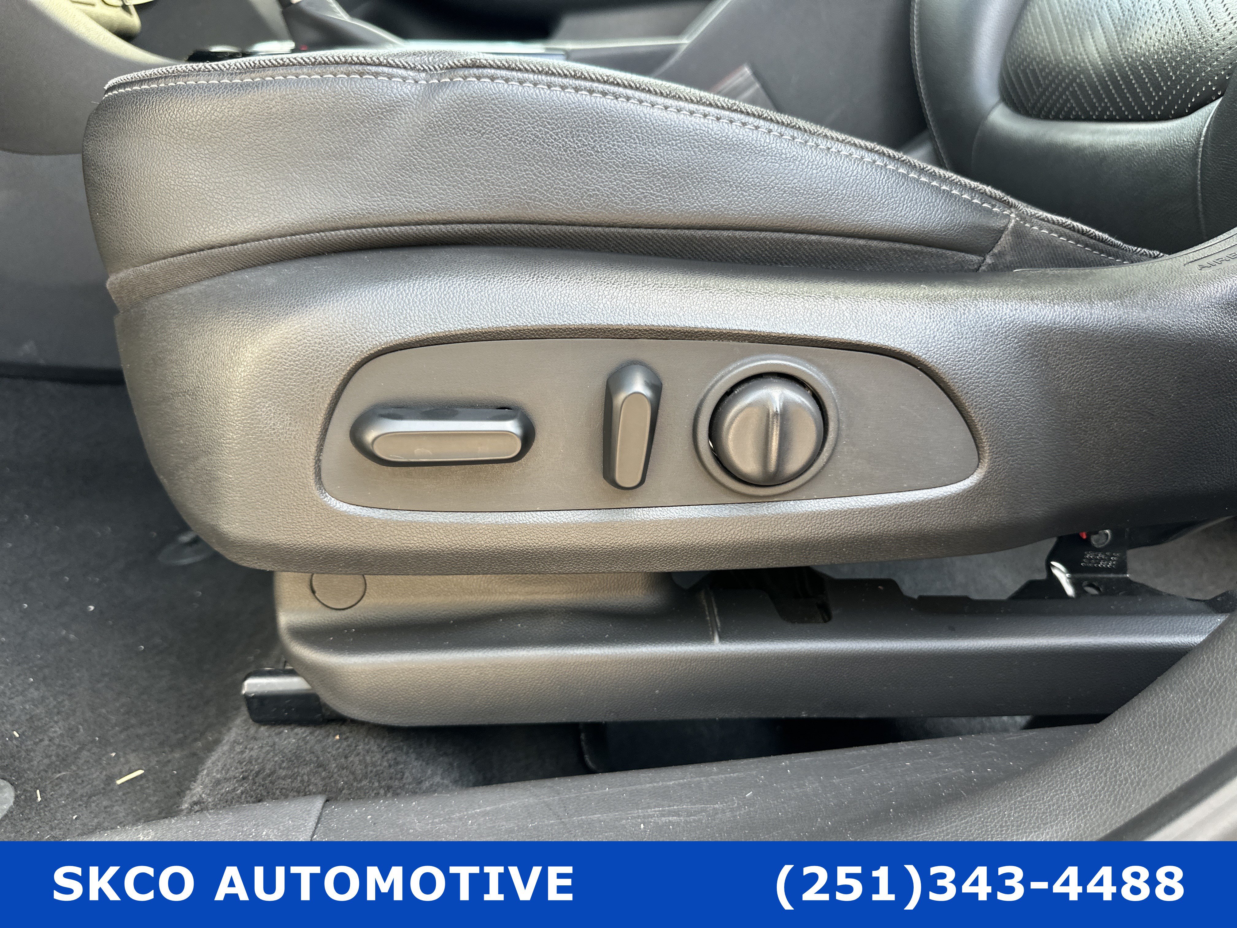 Used 2021 Buick Encore GX Essence w/ Experience Buick Package AWD/4WD image 27