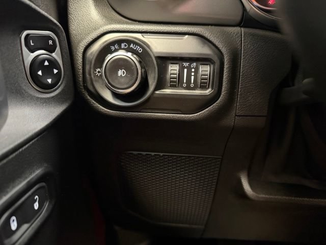 Used 2021 Jeep Wrangler Sport AWD/4WD image 14