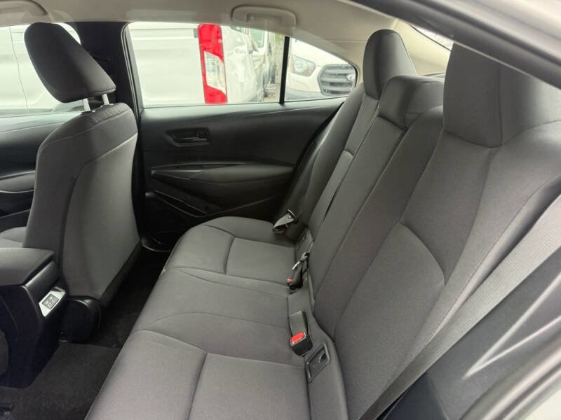 Used 2025 Toyota Corolla LE image 14