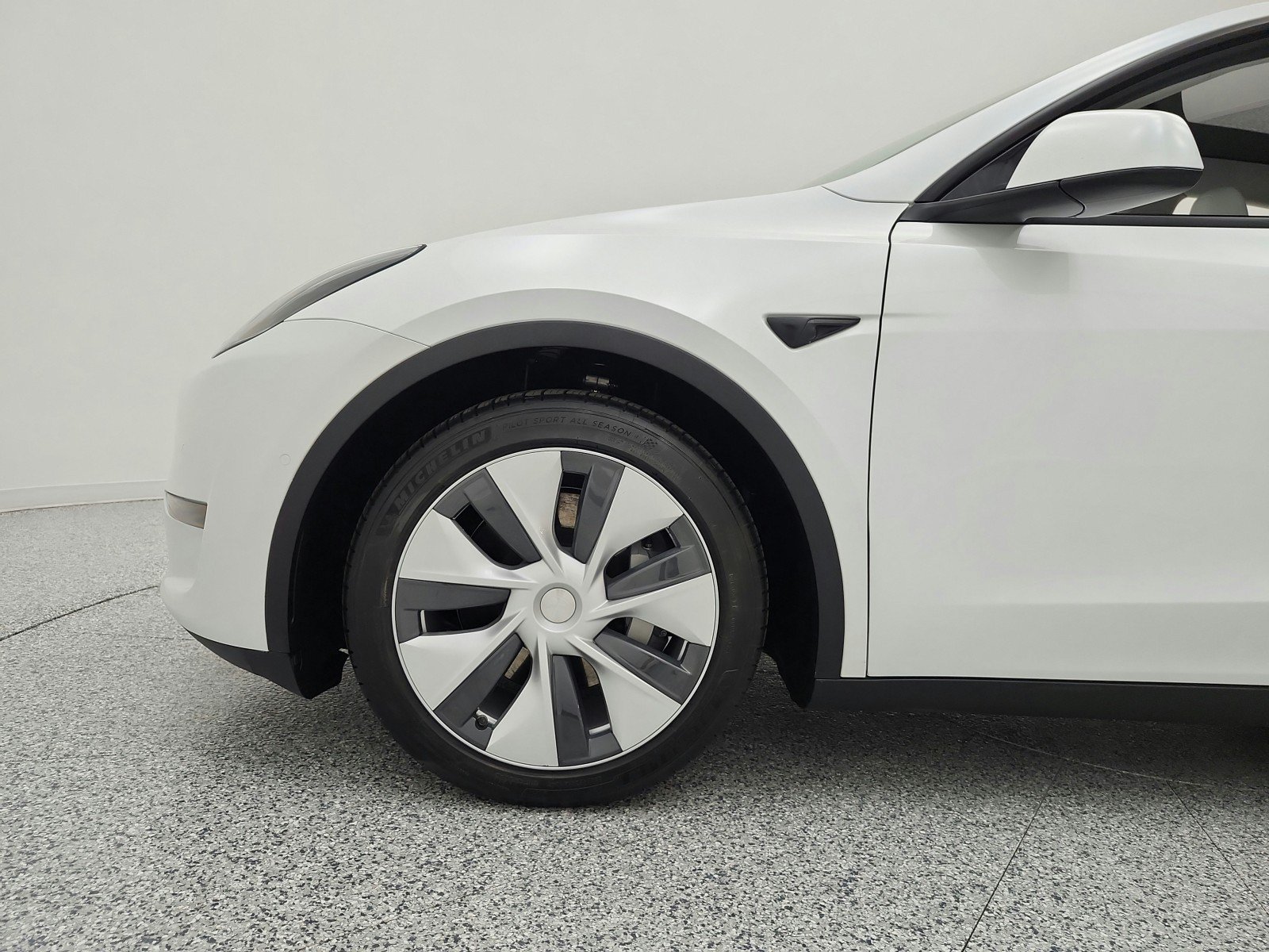Used 2021 Tesla Model Y Long Range AWD/4WD image 17
