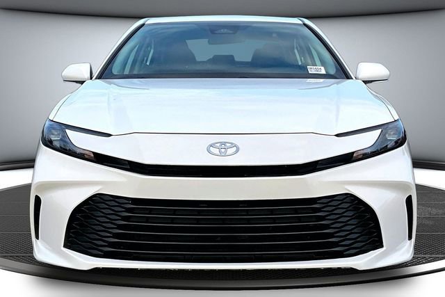 Used 2025 Toyota Camry LE image 2