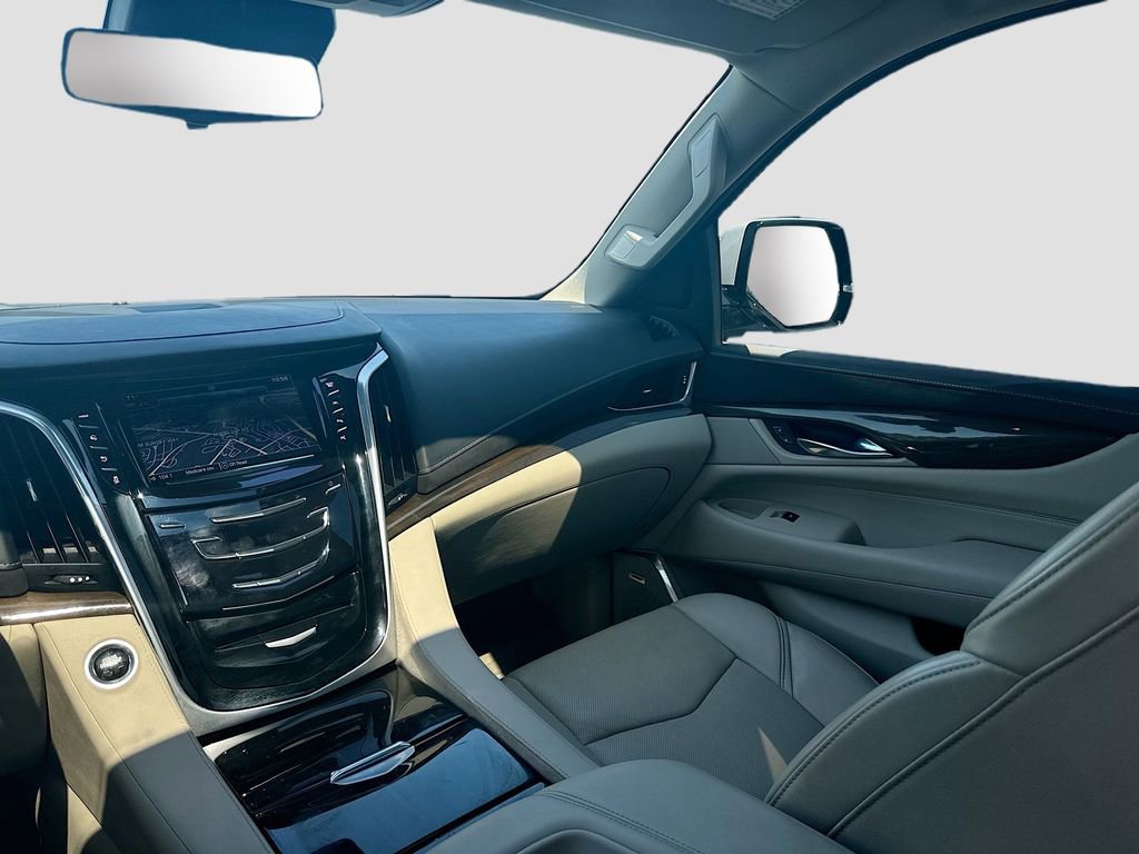 Used 2020 Cadillac Escalade ESV Premium Luxury AWD/4WD image 24