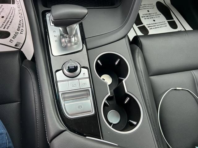 Used 2024 Genesis G70 2.5T image 20