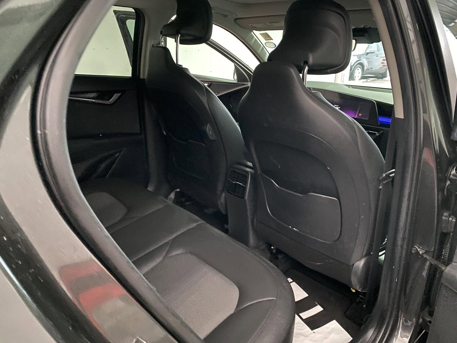 Used 2023 Kia Niro EX Touring FWD image 11