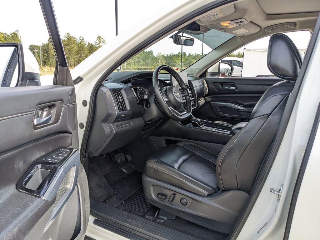 Used 2024 Nissan Pathfinder SL w/ SL Premium Package image 35