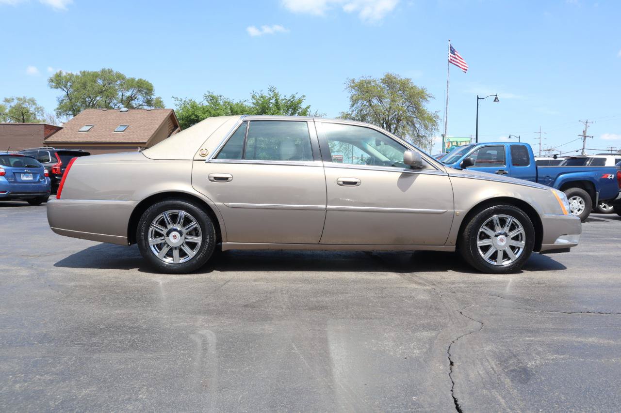 Used 2007 Cadillac DTS Luxury II FWD image 6