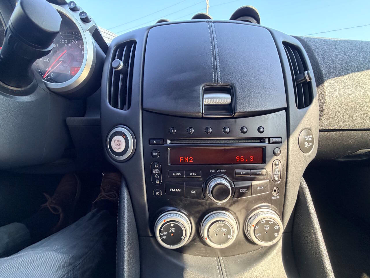 Used 2012 Nissan 370Z Touring RWD image 57
