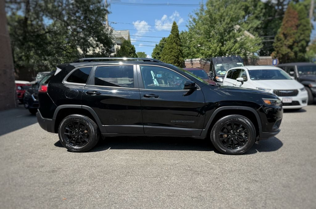 Used 2023 Jeep Cherokee Altitude Lux w/ Lux Elite Package AWD/4WD image 4