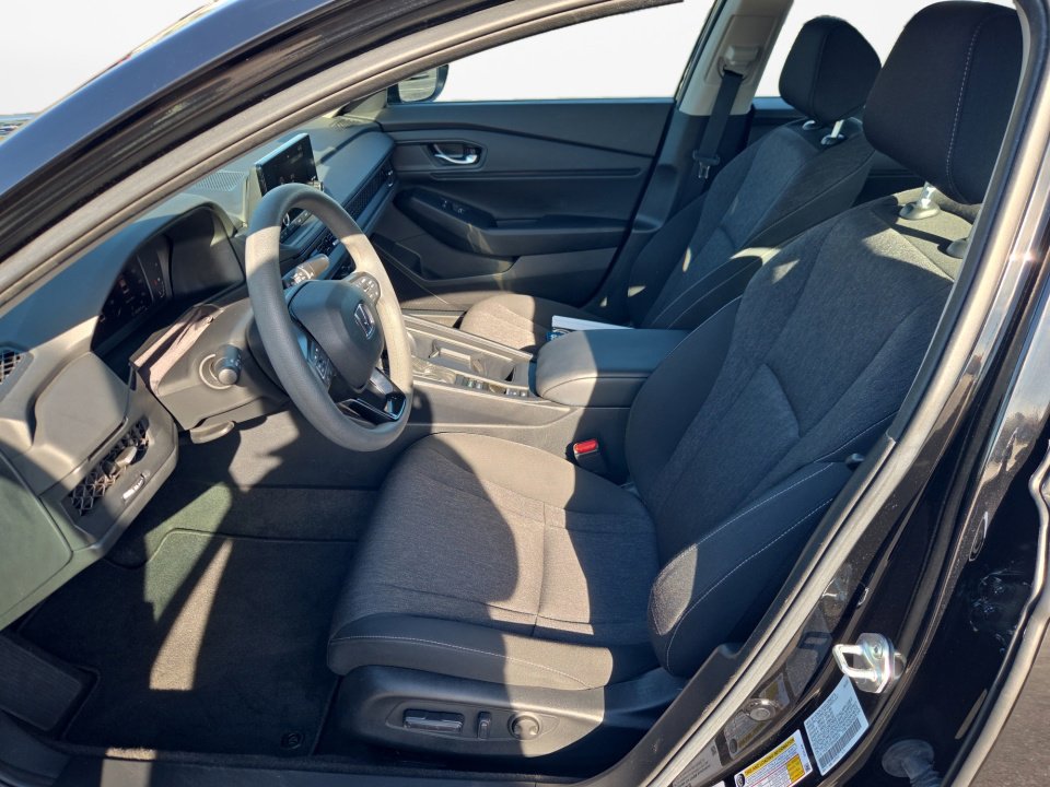 Certified 2023 Honda Accord EX image 9