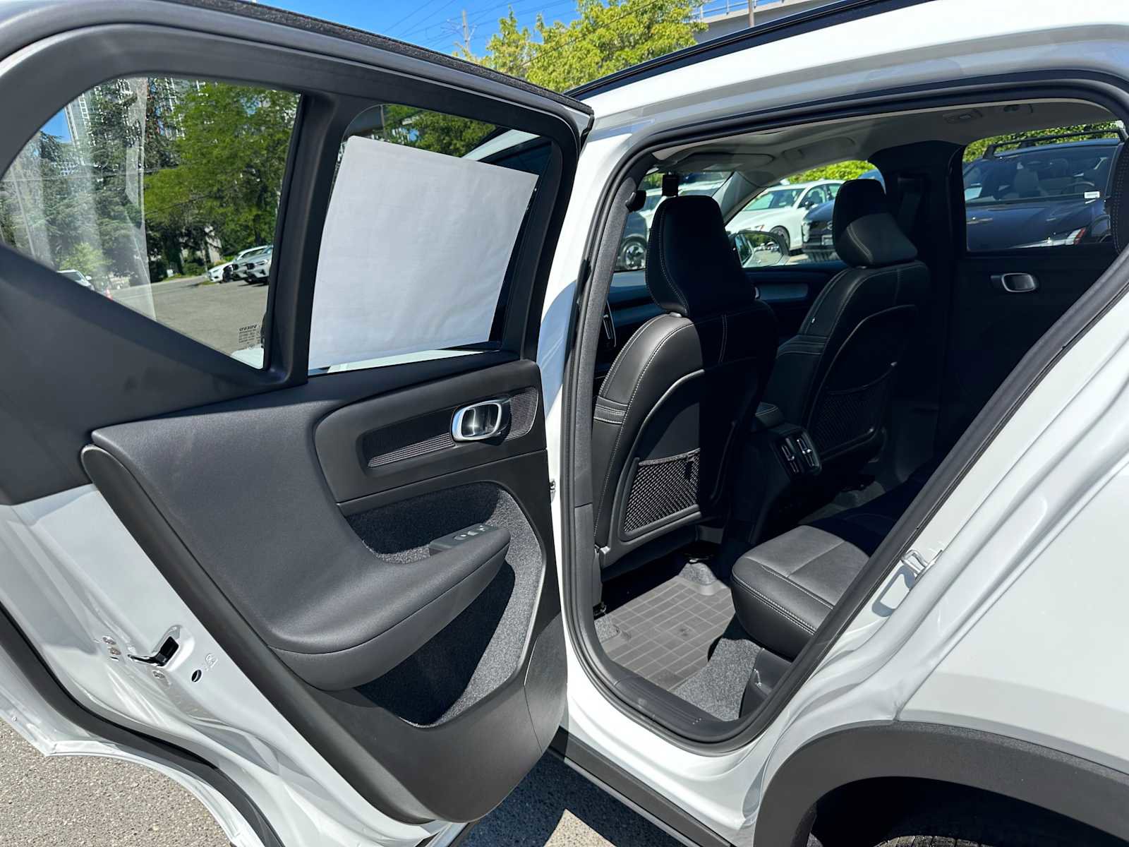 New 2025 Volvo XC40 B5 Plus w/ Protection Package Premier image 16