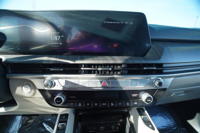 Used 2024 Kia Telluride EX w/ EX Captain's Chair Package image 32