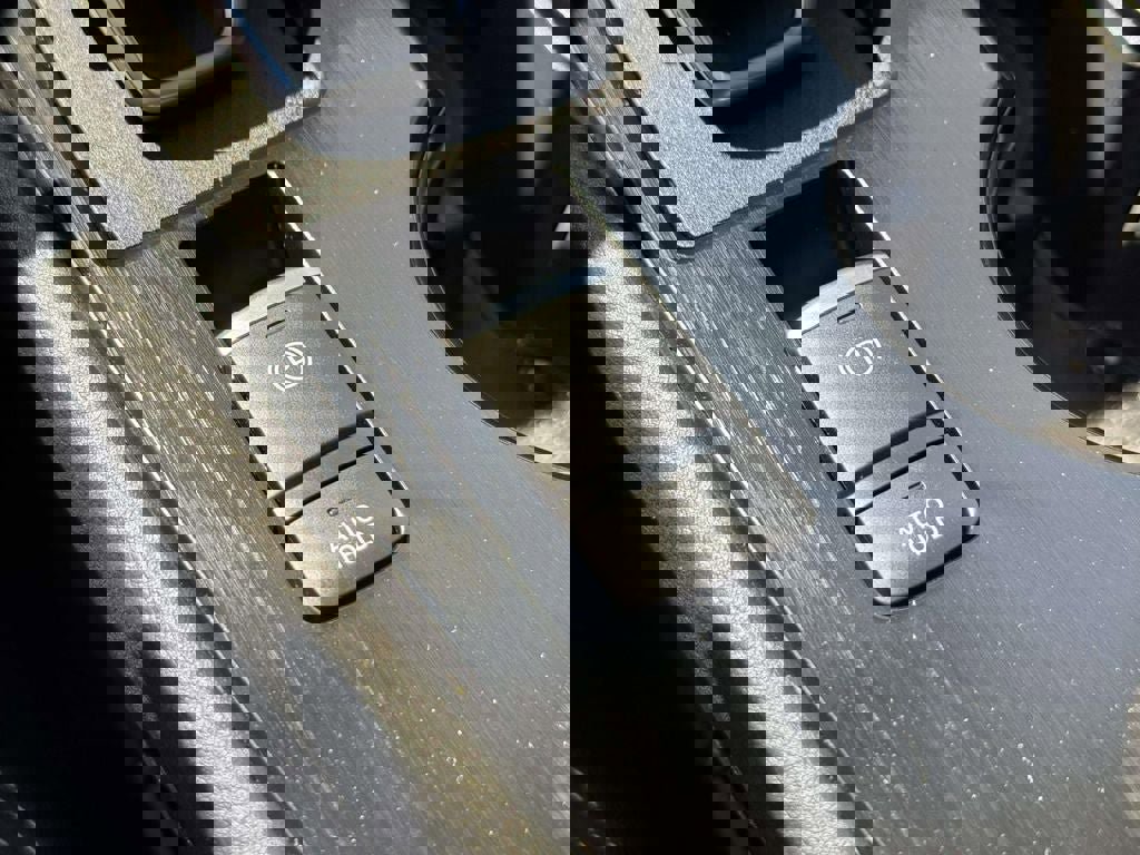 Used 2023 Nissan Rogue S AWD/4WD image 14