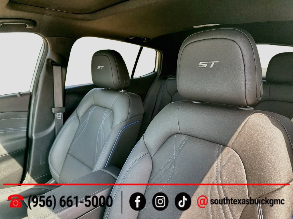 Used 2026 Buick Envista Sport Touring w/ Convenience I Package FWD image 13