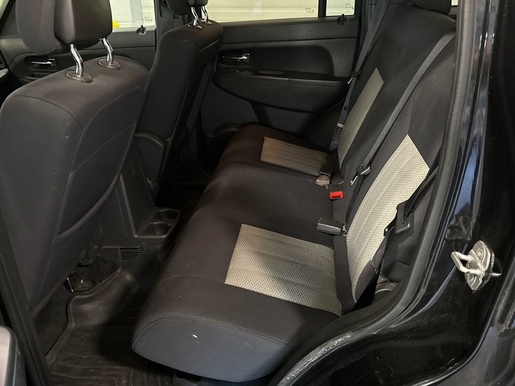 Used 2010 Jeep Liberty Sport w/ Popular Equipment Group AWD/4WD image 9
