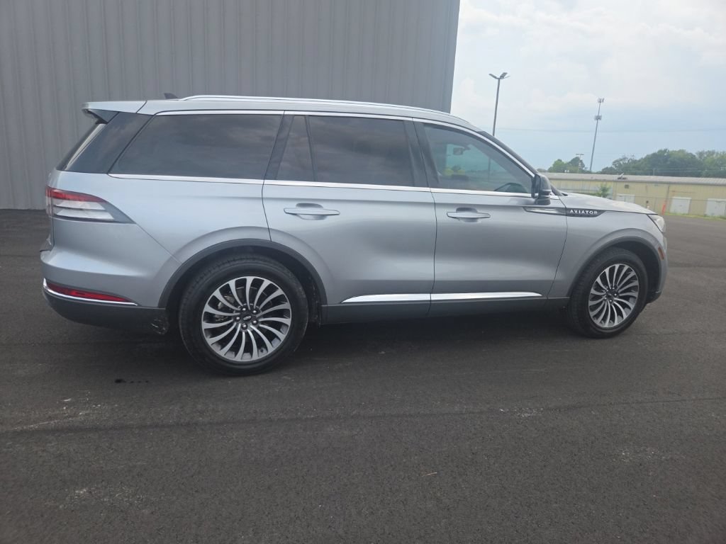 Used 2024 Lincoln Aviator 2WD w/ Premium Package image 11