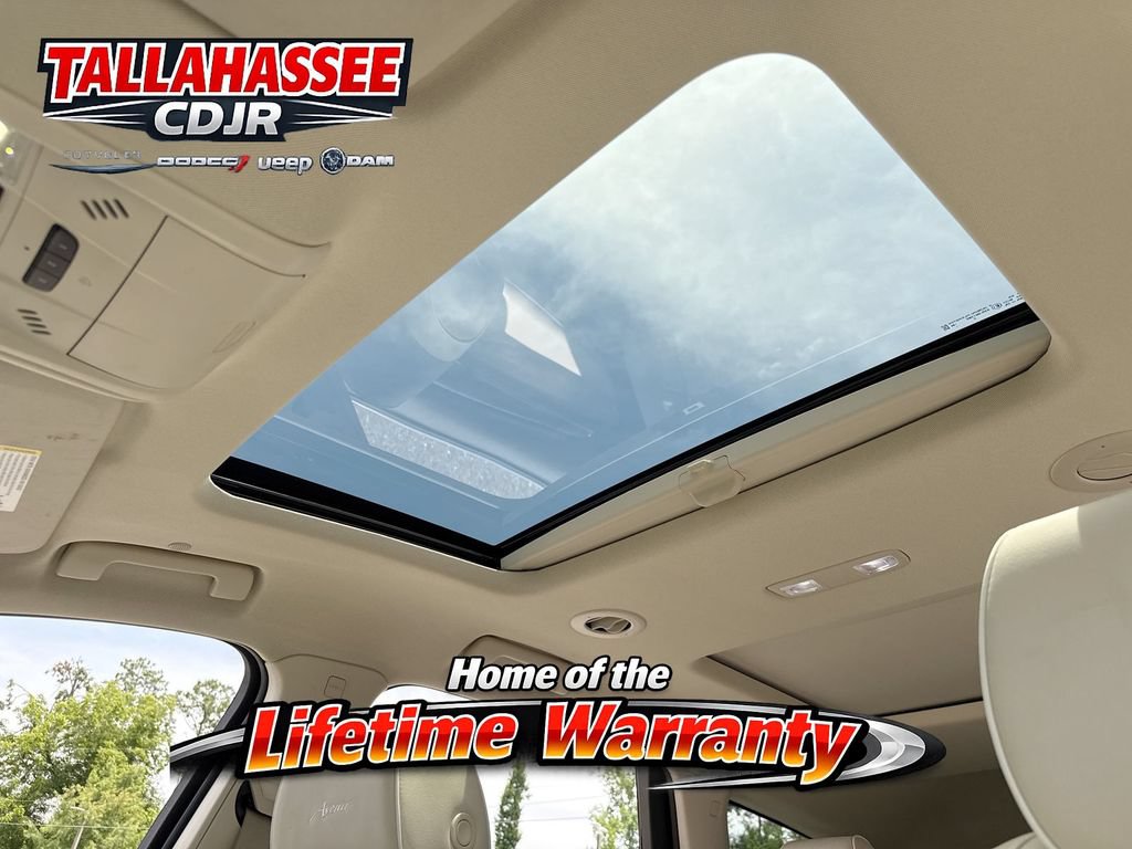 Used 2023 Buick Enclave Avenir w/ Avenir Technology Package FWD image 19