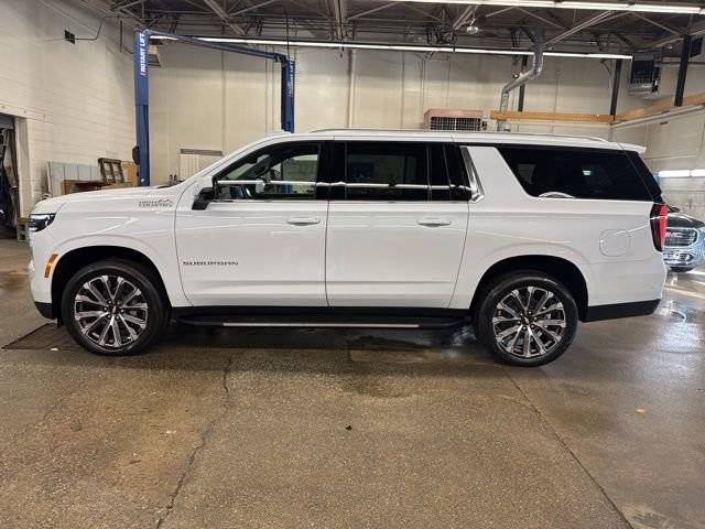 New 2026 Chevrolet Suburban High Country AWD/4WD image 3