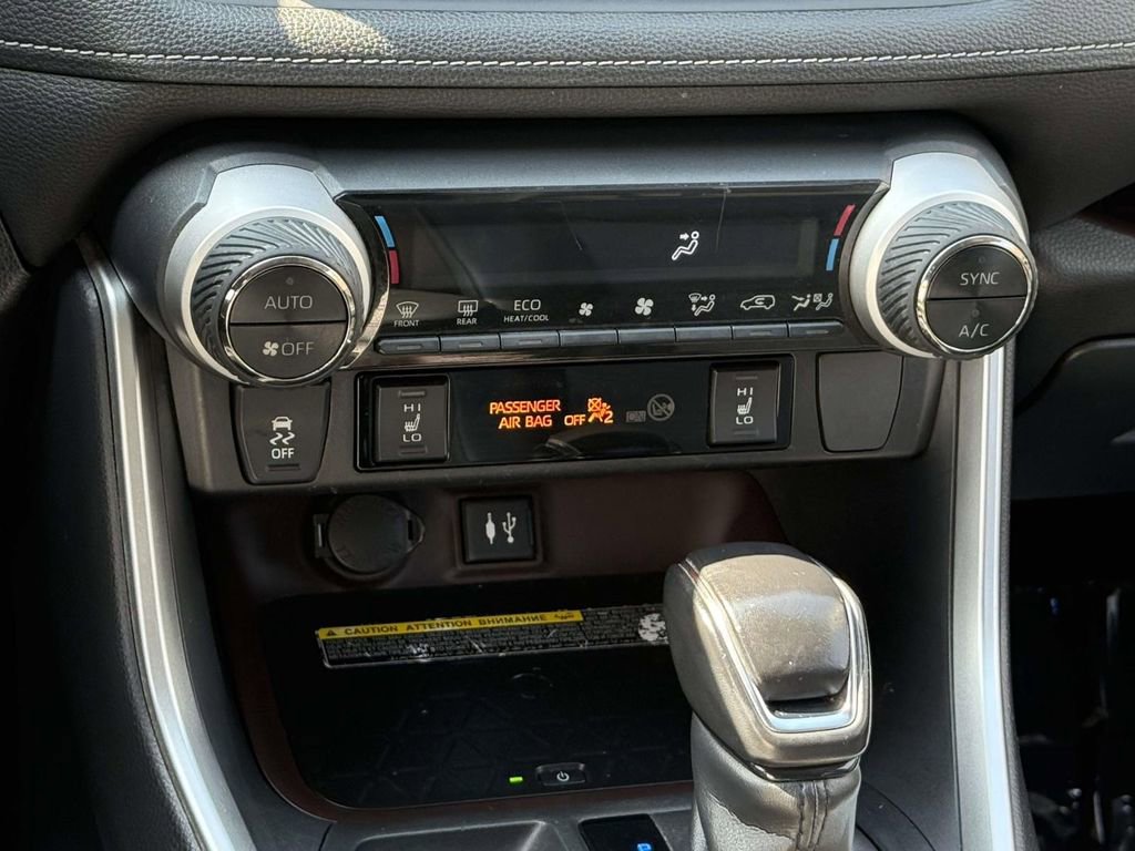 Used 2019 Toyota RAV4 Limited w/ Advanced Technology Package AWD/4WD image 17