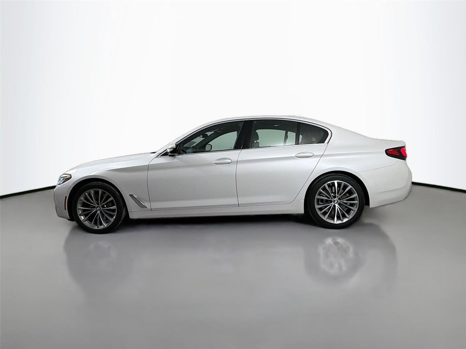 Certified 2023 BMW 540i w/ Executive Package RWD image 8